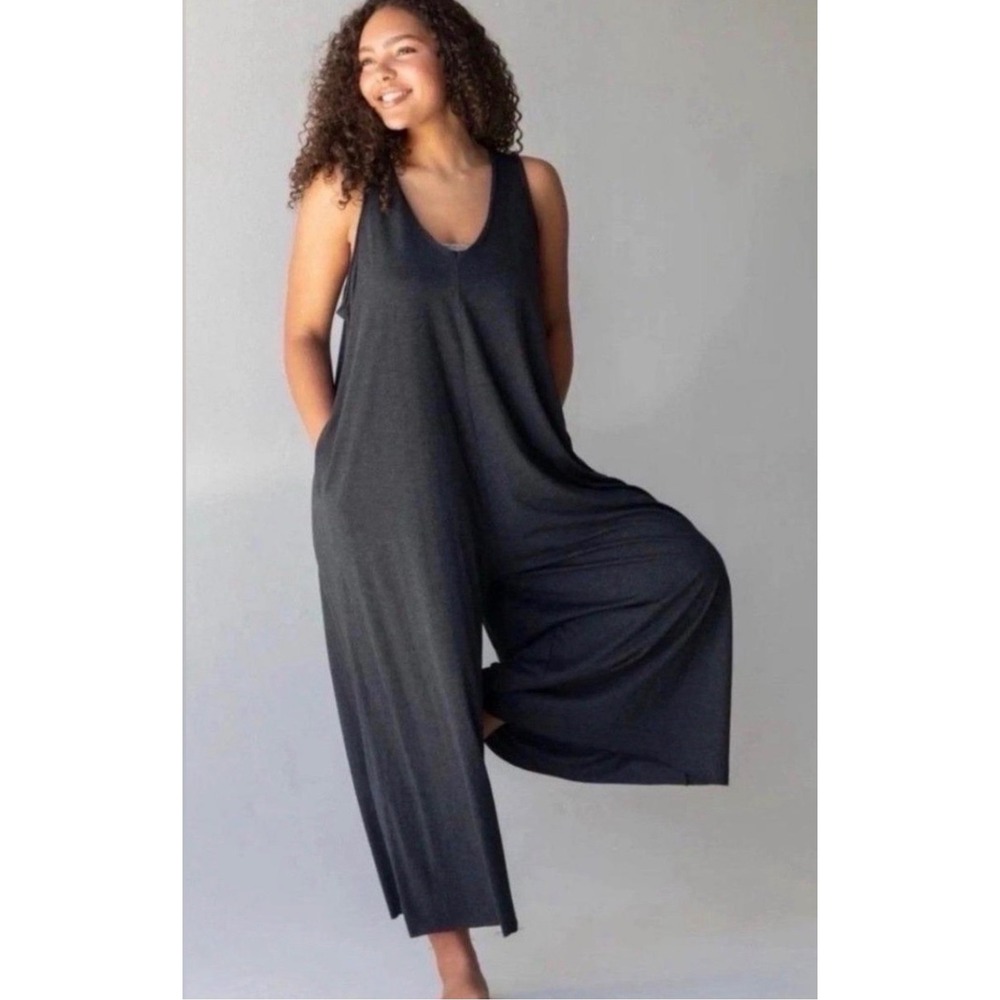 Natural Life Charcoal Gray Wide Leg V-Neck Jumpsuit One Size Pockets Loungewear